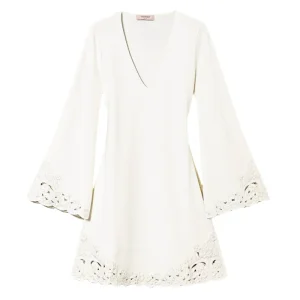 Abito corto bianco neve in maglia con ricamo sangallo